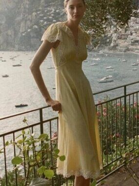 Doen Grace Dress in Yellow Rose